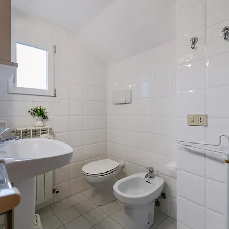 L16 Nuovo Con Giardino E Posto Auto