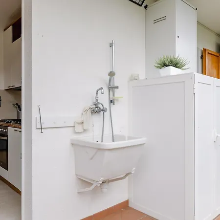 L16 - Nuovo Con Giardino E Posto Auto Lägenhet